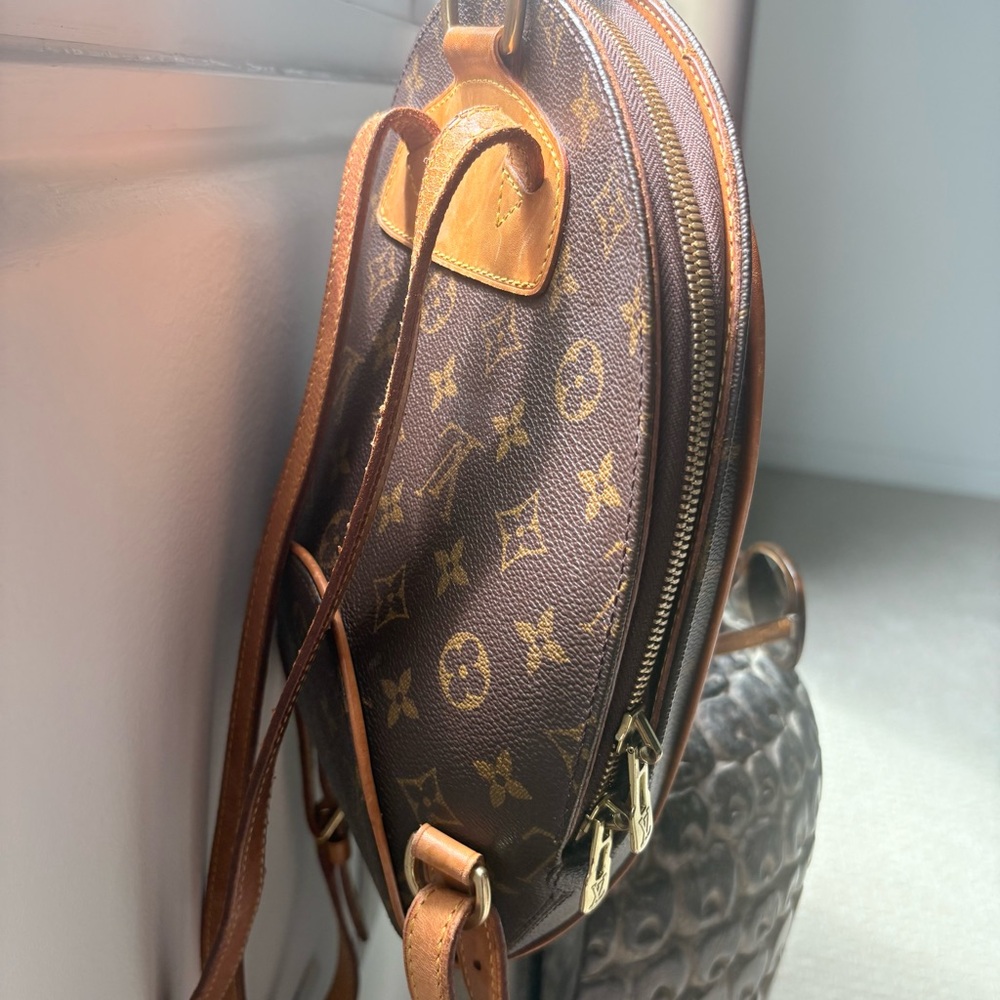 Louis Vuitton Monogram Brown Backpack - Picture 3 of 10